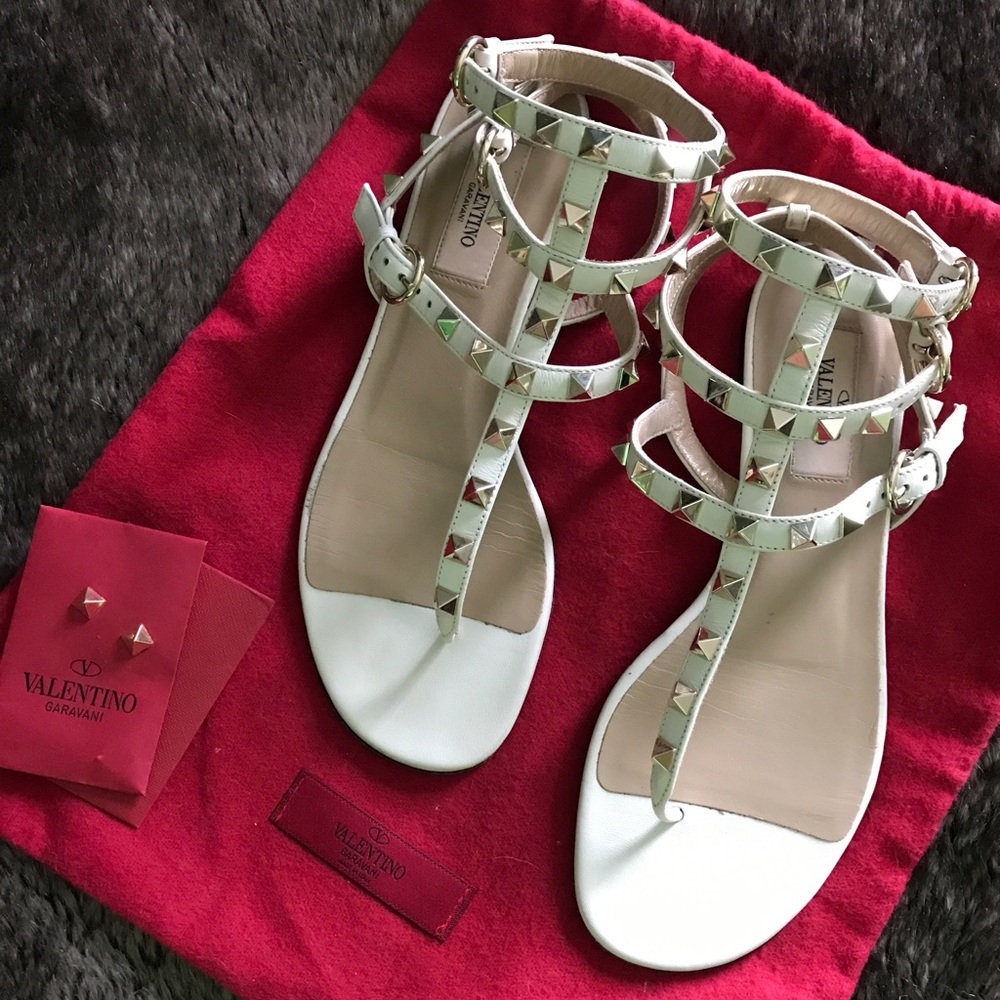 Valentino Garavani Rockstud Flat Leather Sandal